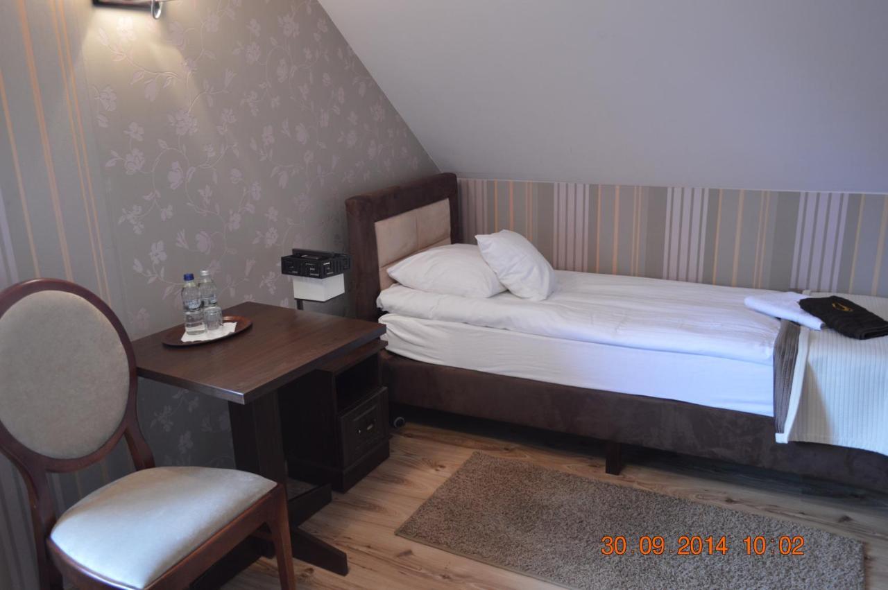 Zajazd Zlota Podkowa Wrocki Camera foto